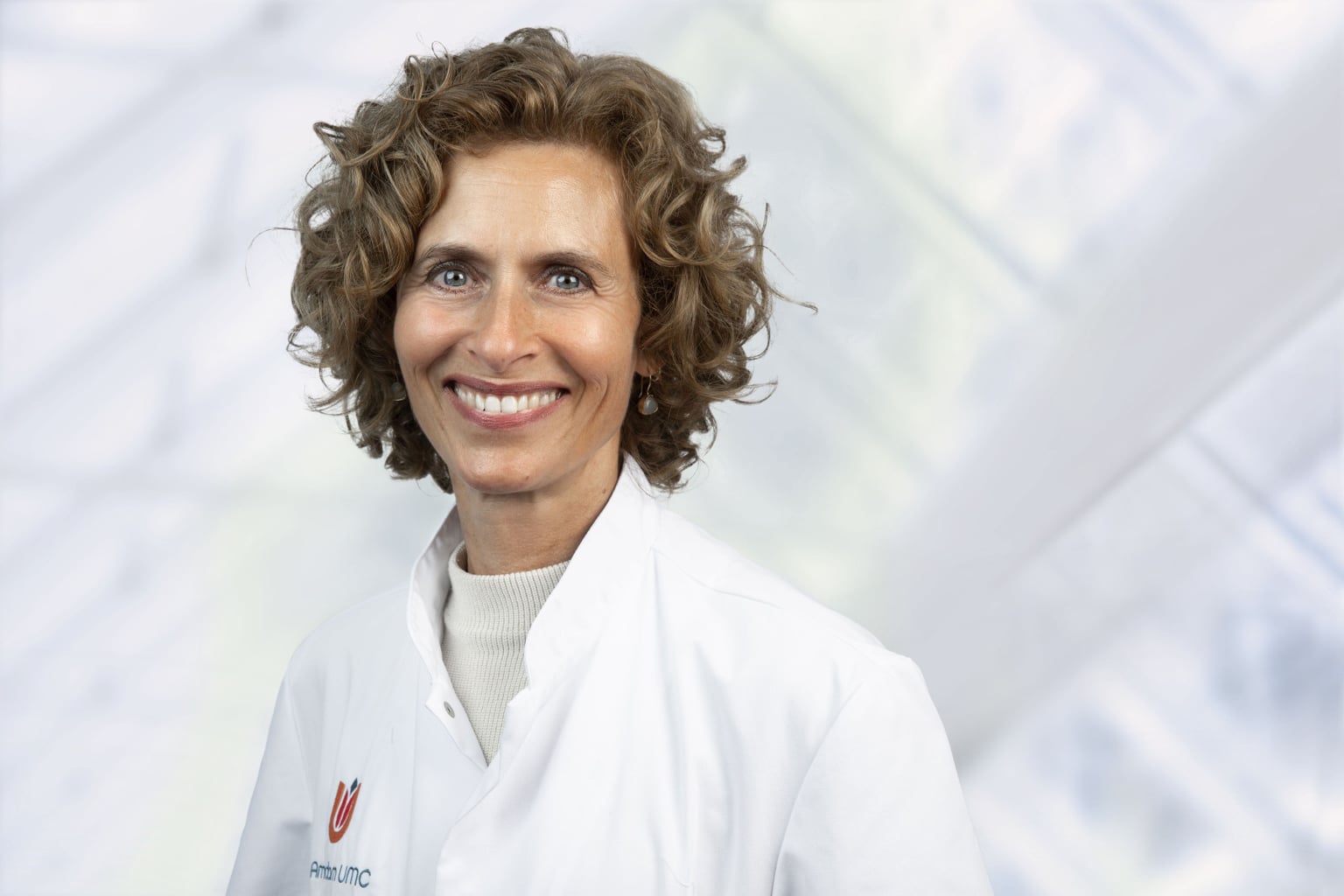 Dr. Sara-Joan Pinto-Sietsma